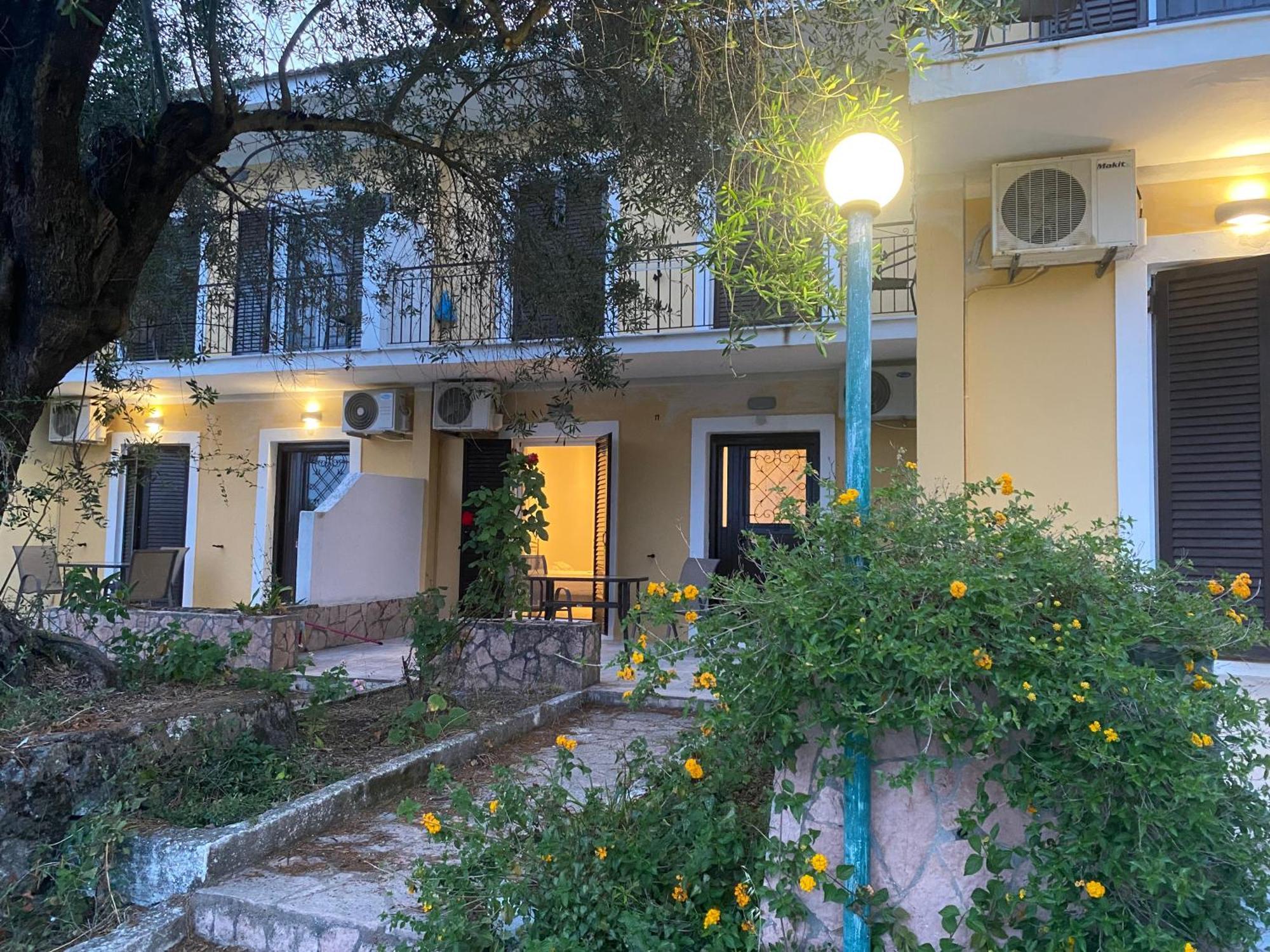 Helen's And * Dassia (Corfu)