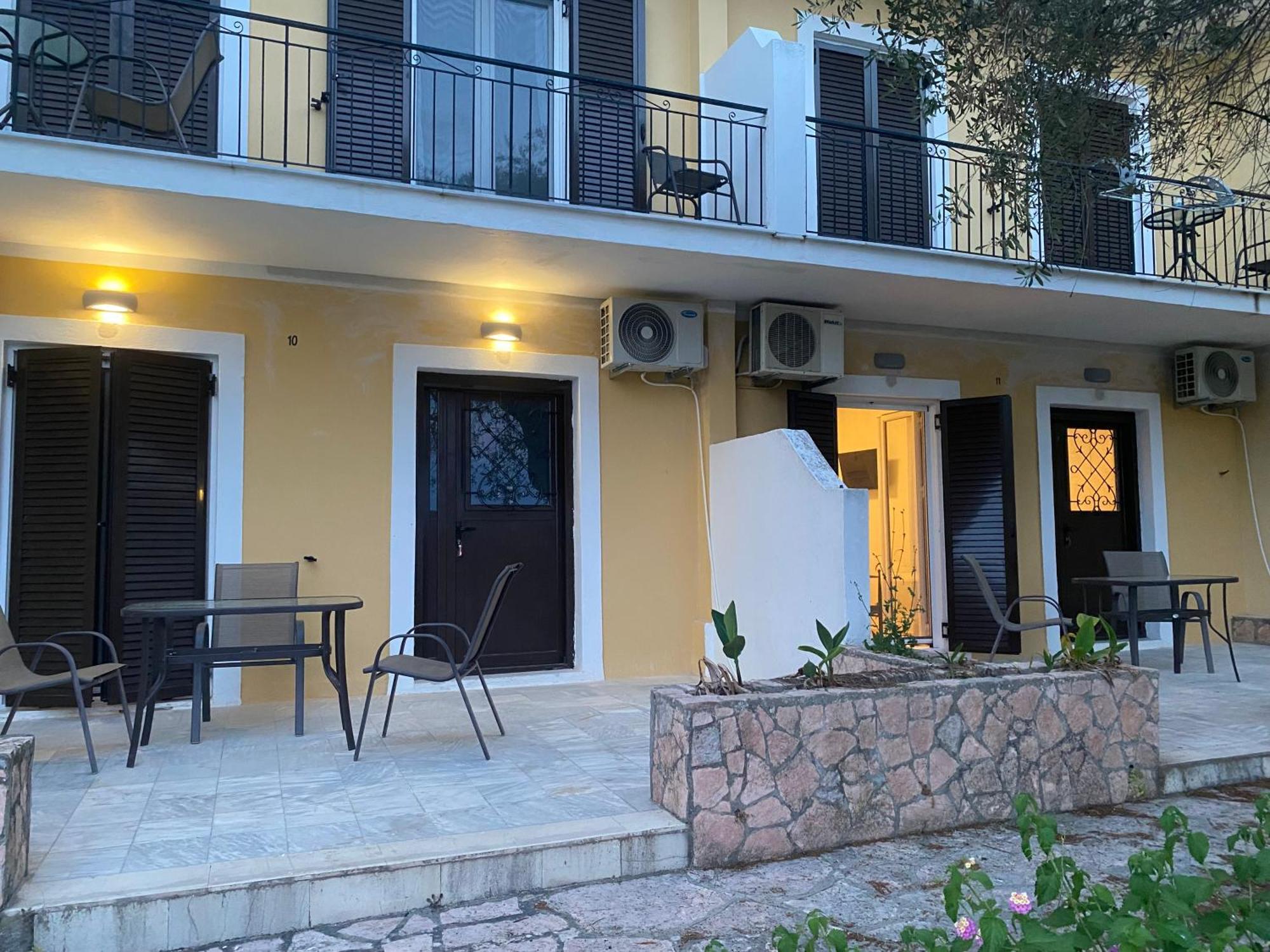 Helen's And * Dassia (Corfu)