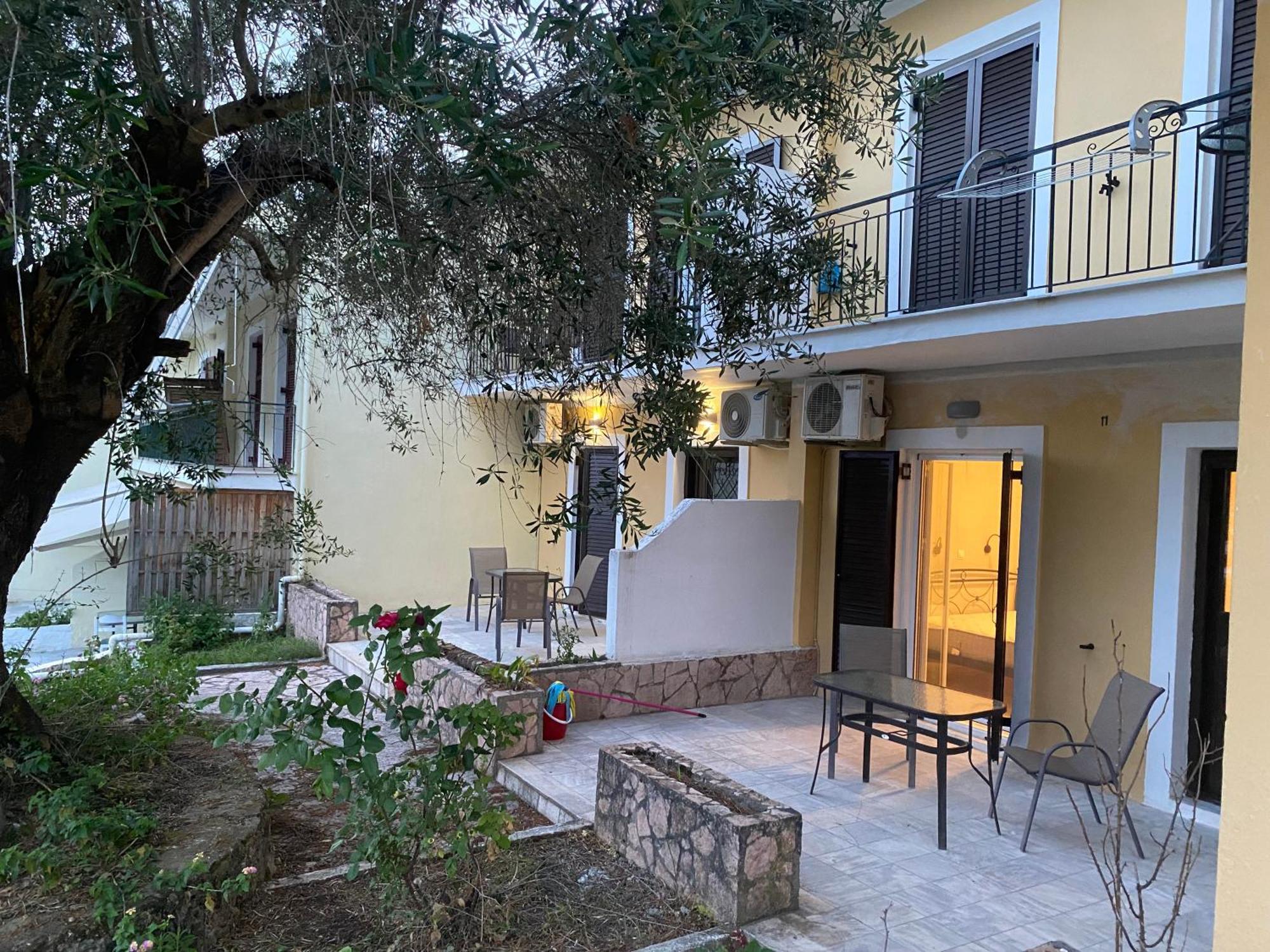 Helen's And * Dassia (Corfu)